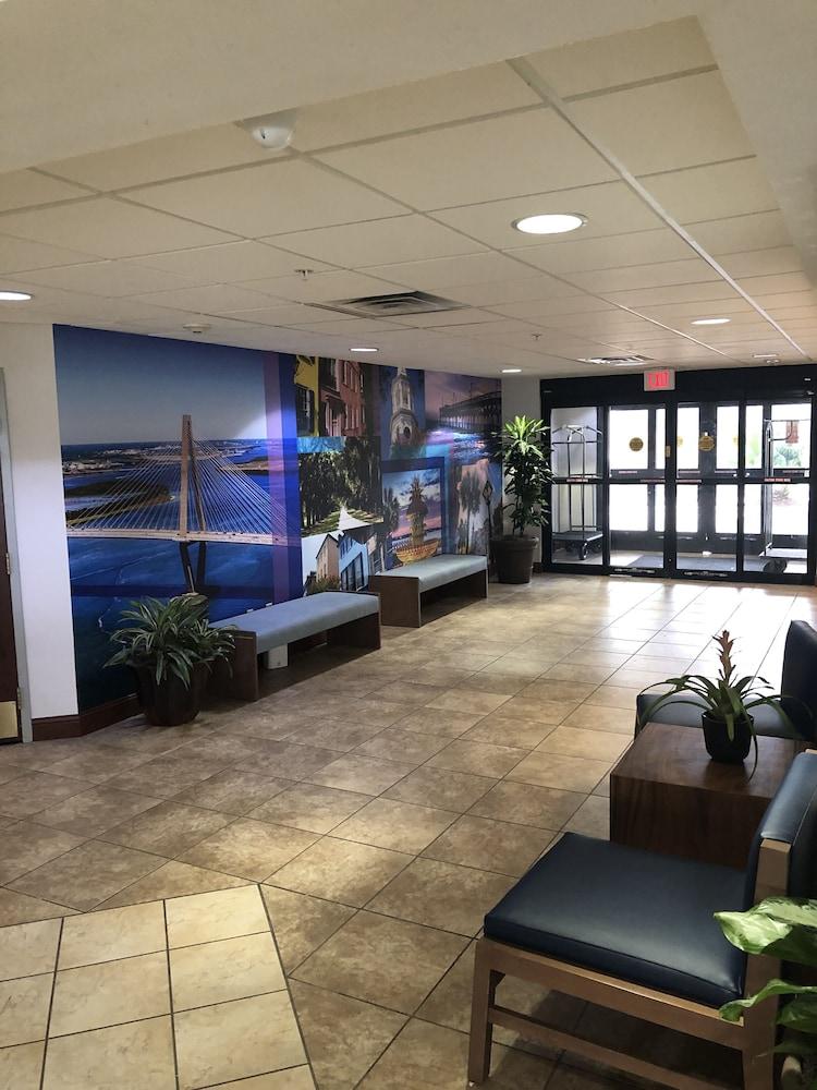 Clarion Pointe Charleston - West Ashley Hotel Bagian luar foto