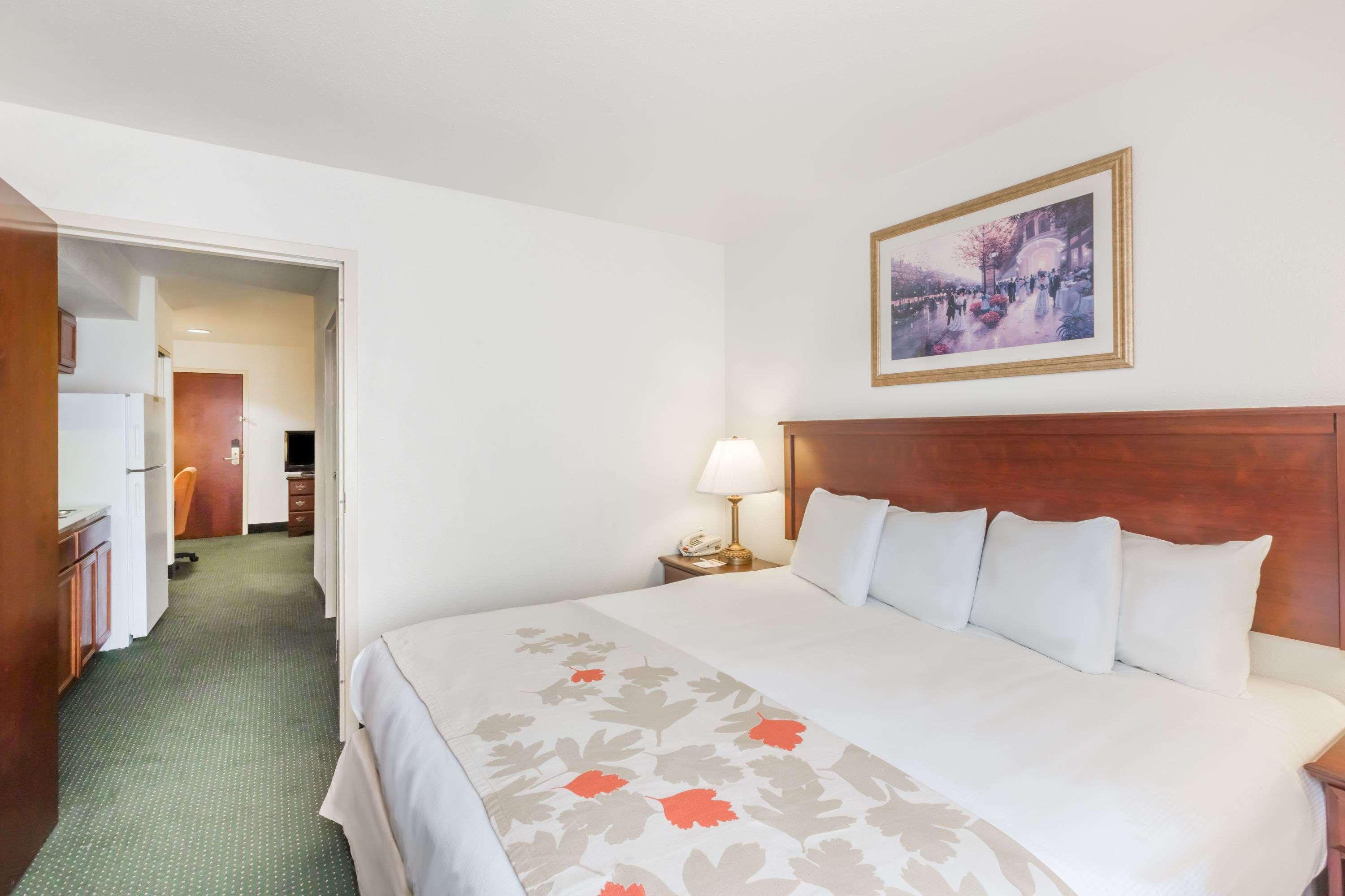 Clarion Pointe Charleston - West Ashley Hotel Bagian luar foto