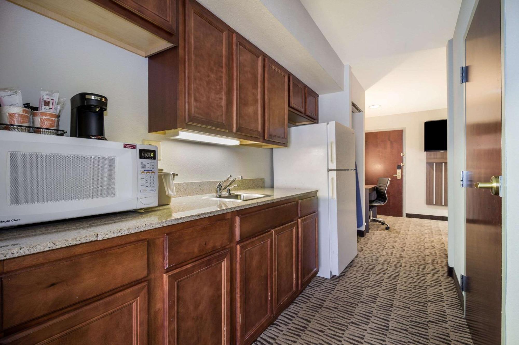 Clarion Pointe Charleston - West Ashley Hotel Bagian luar foto