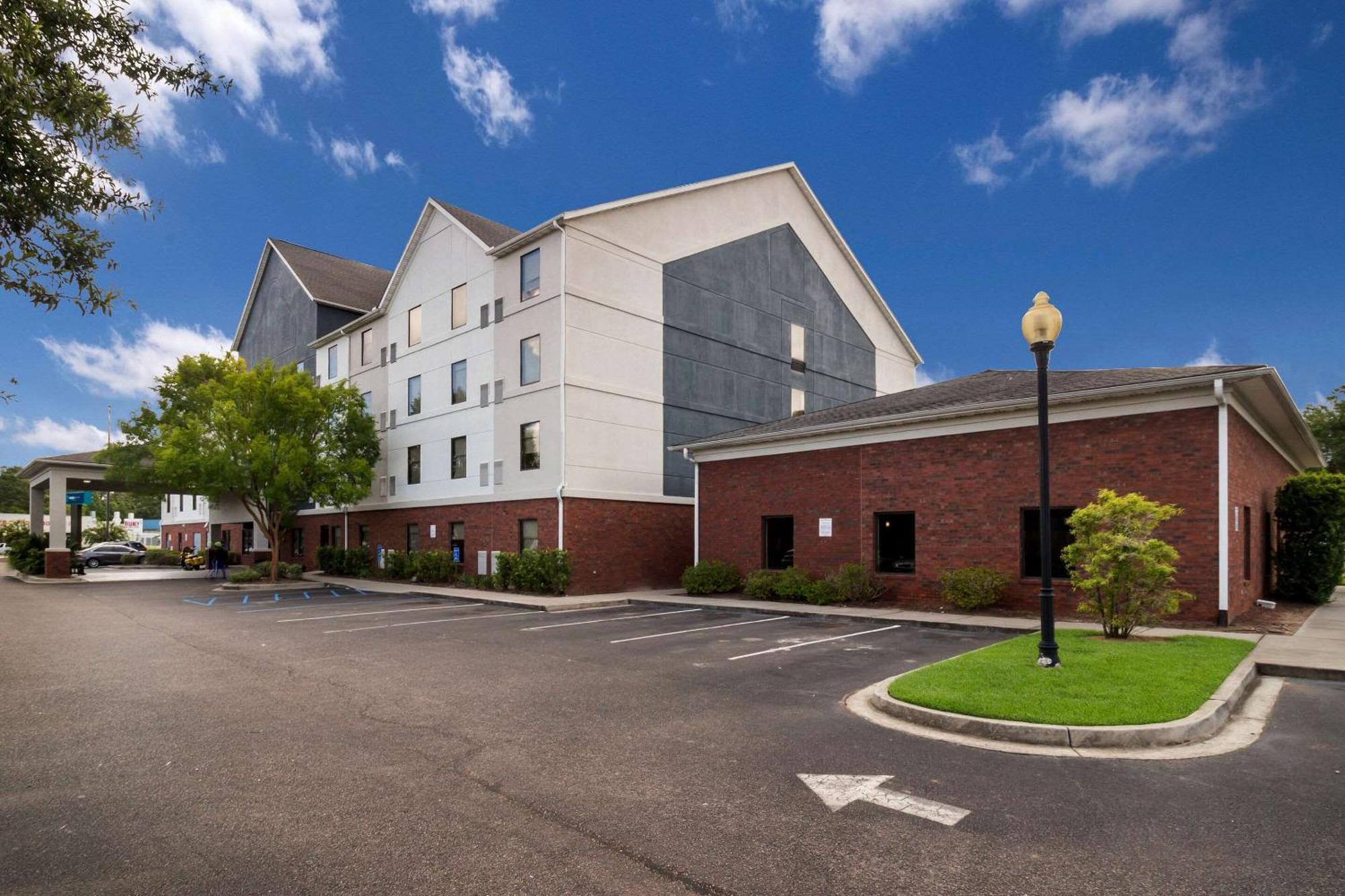 Clarion Pointe Charleston - West Ashley Hotel Bagian luar foto