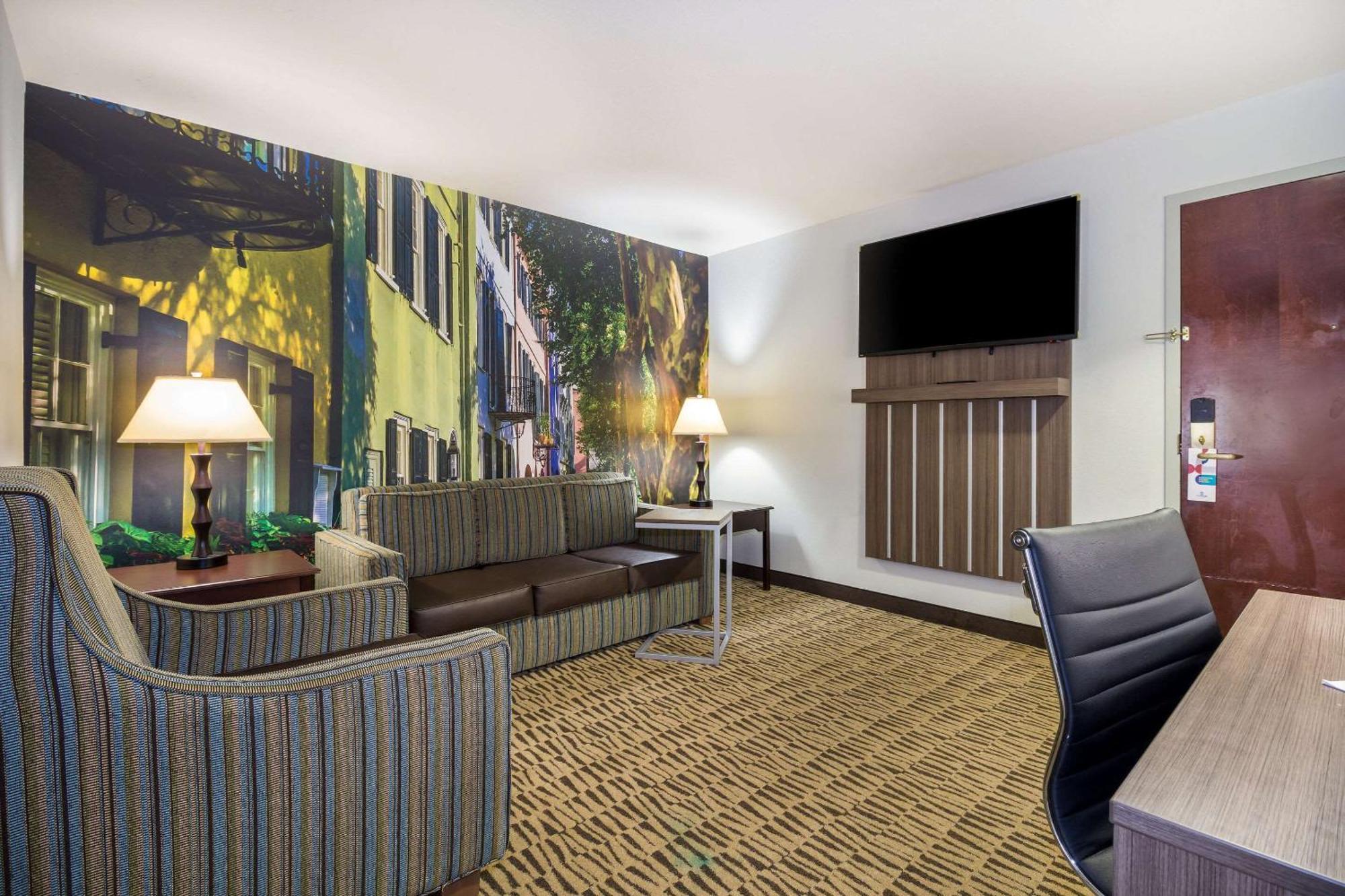 Clarion Pointe Charleston - West Ashley Hotel Bagian luar foto