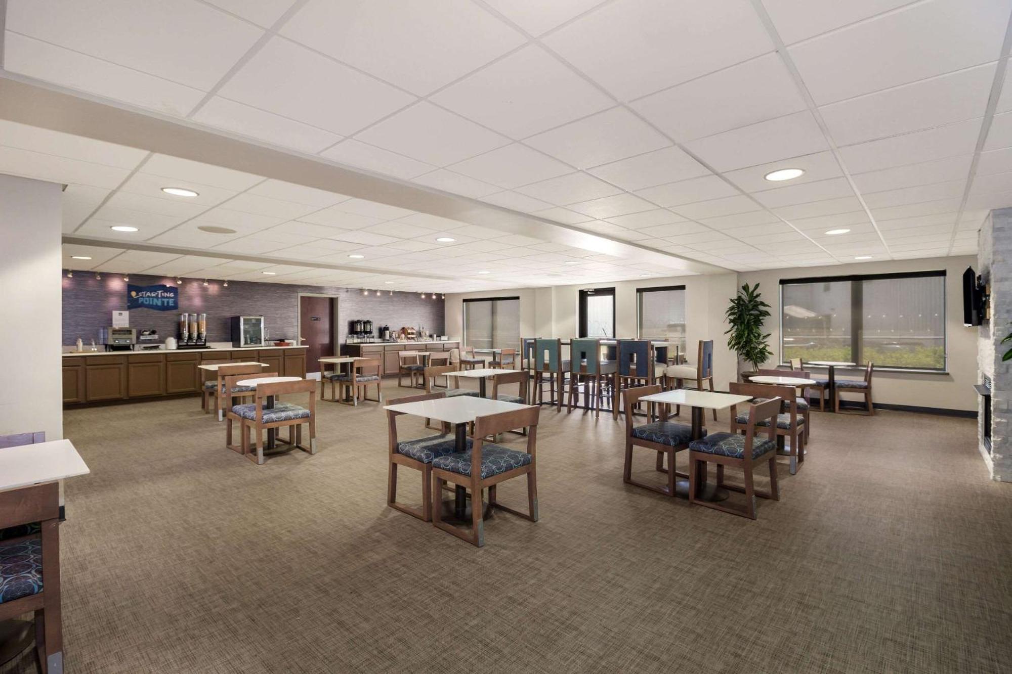 Clarion Pointe Charleston - West Ashley Hotel Bagian luar foto