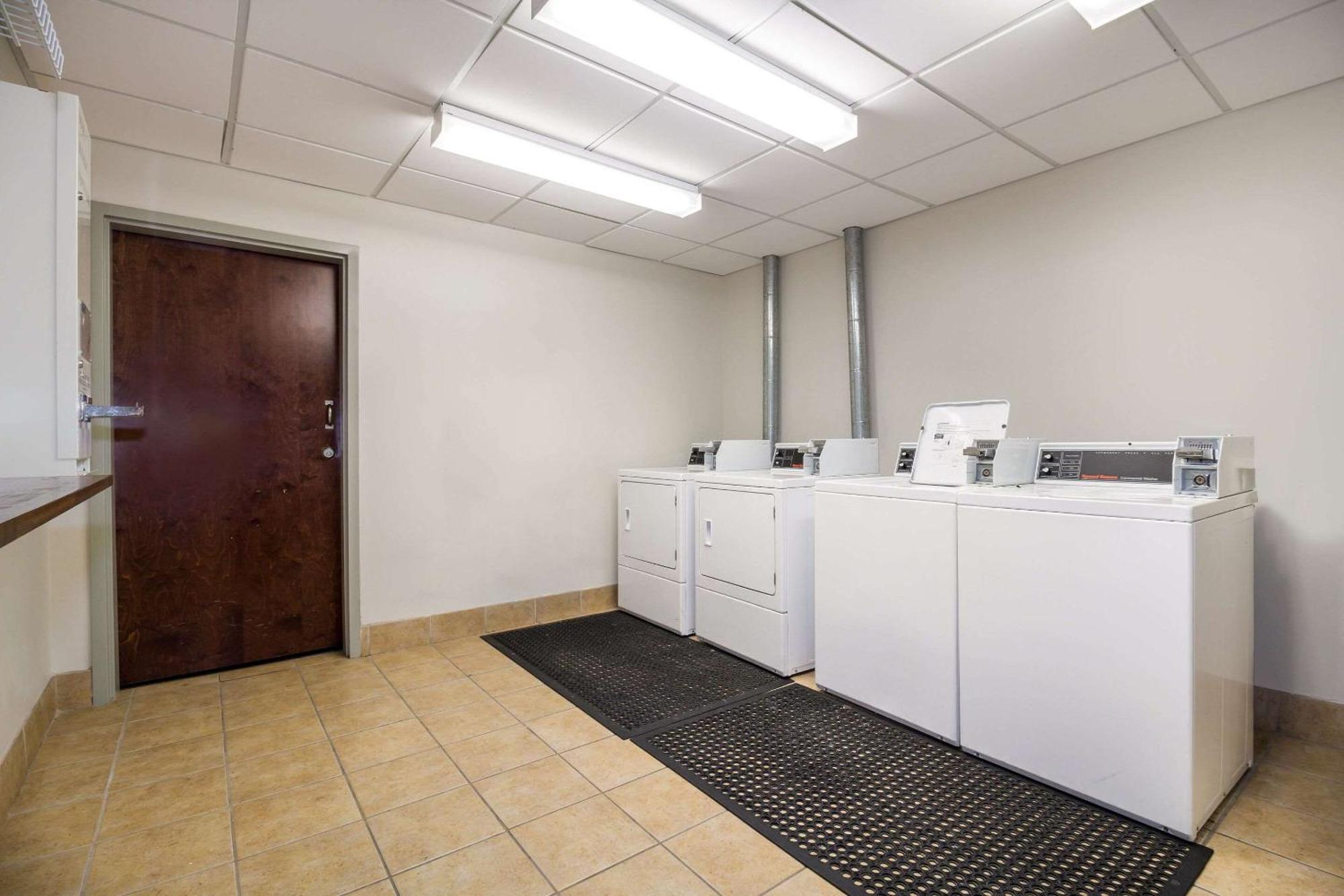 Clarion Pointe Charleston - West Ashley Hotel Bagian luar foto