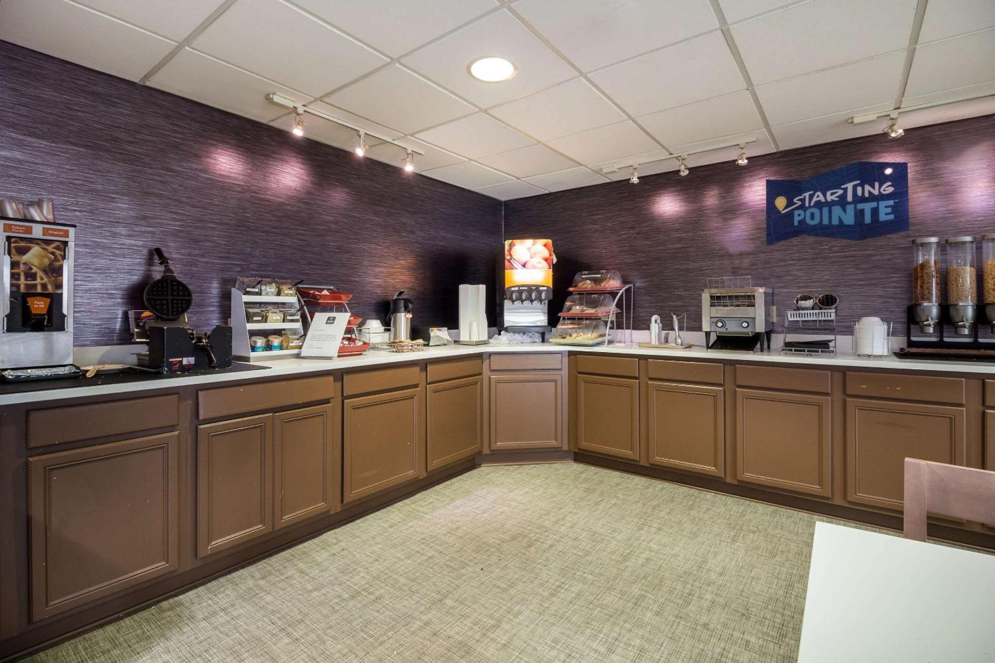 Clarion Pointe Charleston - West Ashley Hotel Bagian luar foto