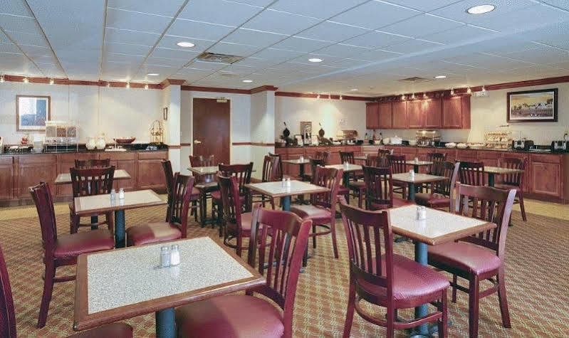 Clarion Pointe Charleston - West Ashley Hotel Bagian luar foto